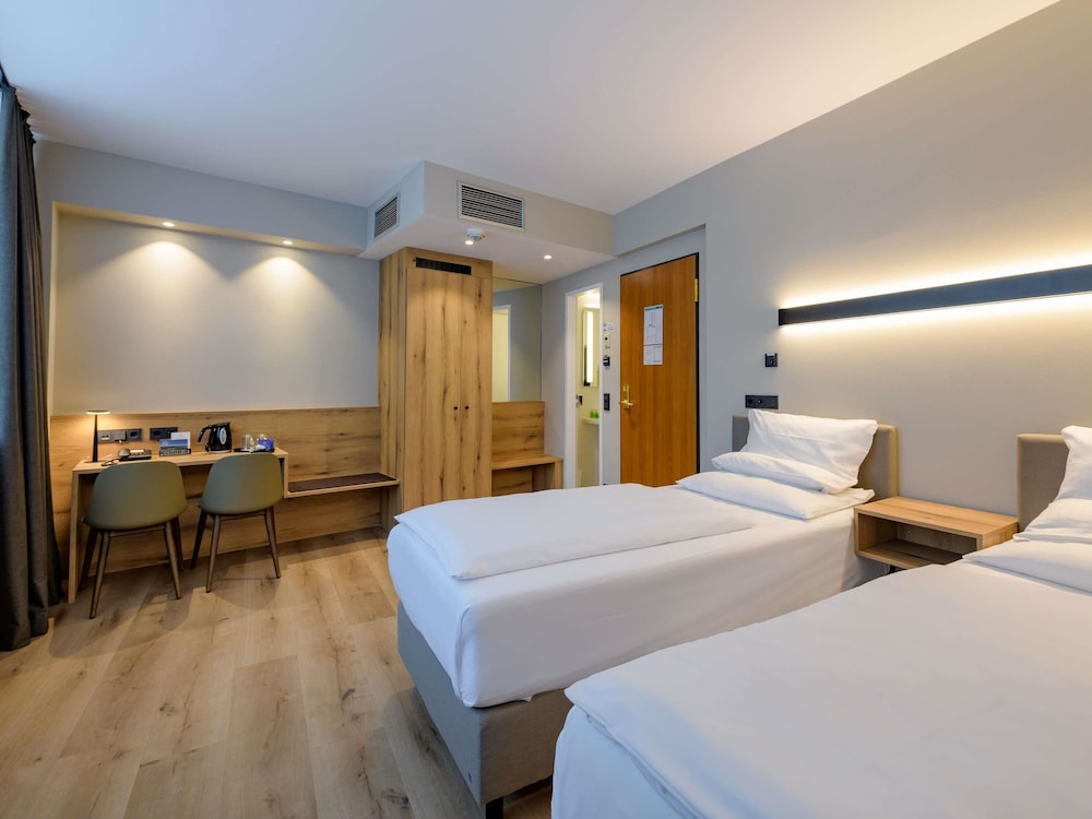 Habitación estándar con dos camas individuales del hotel Mercure München Altstadt. Foto 2