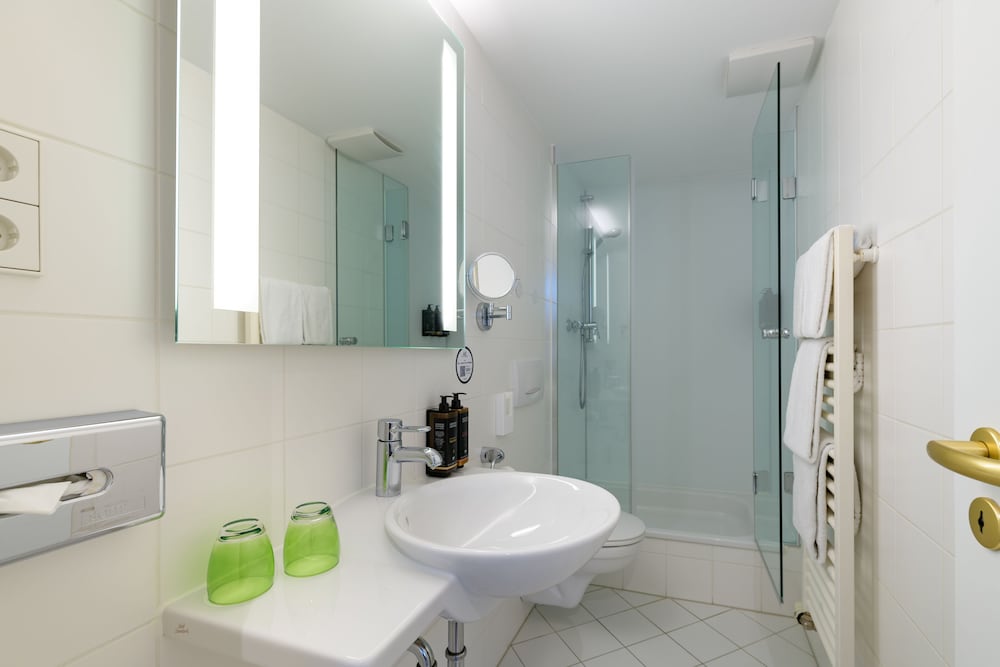 Habitación estándar con dos camas individuales del hotel Mercure München Altstadt. Foto 10