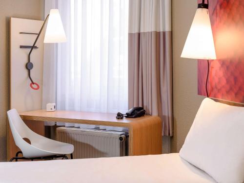 Habitación Doble Estándar del hotel Ibis Muenchen City. Foto 23