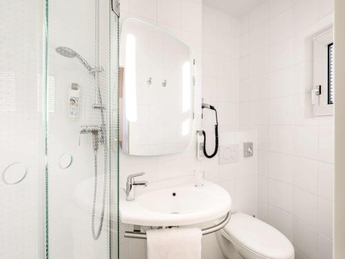 Habitación Doble - 2 camas del hotel Ibis Muenchen City. Foto 12