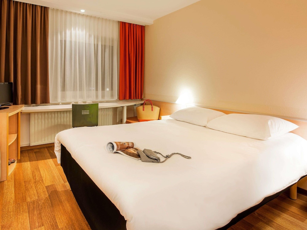 Habitación Estándar con 1 cama doble del hotel Ibis Ulm City. Foto 3