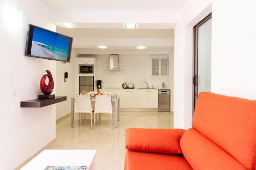 Suite Junior con terraza del hotel Casas Pepe Apartments and Spa- Adults Only. Foto 1