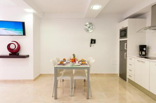 Suite Junior con terraza del hotel Casas Pepe Apartments and Spa- Adults Only. Foto 5