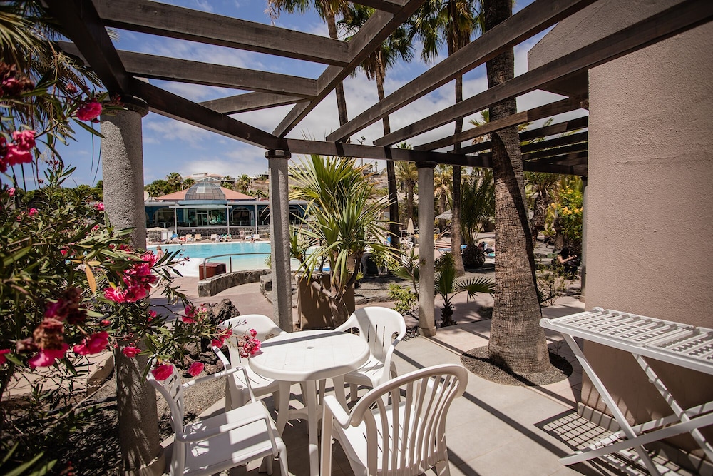 Bungalow clásico, junto a la piscina del hotel Caybeach Princess. Foto 18