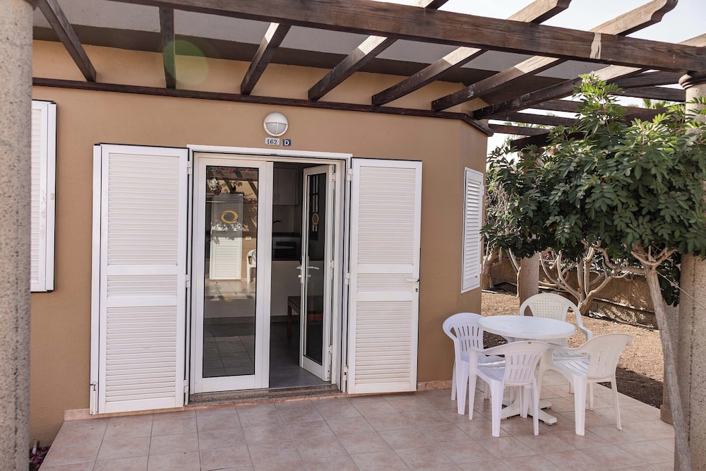 Bungalow Balcón o Terraza 2 habitaciones Sofá Cama incluido del hotel Caybeach Princess. Foto 5