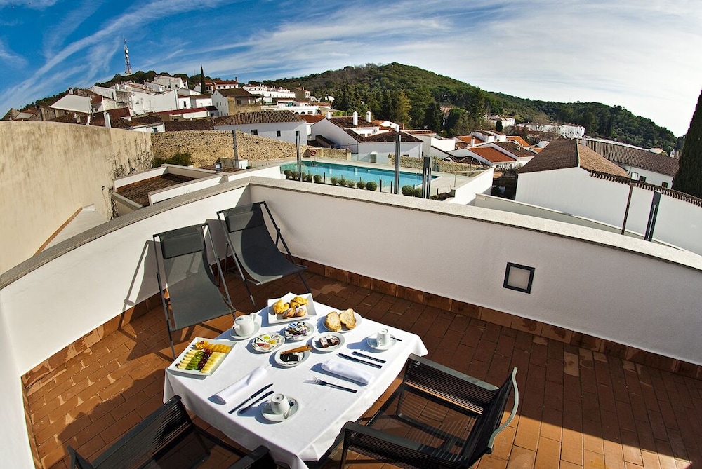 Habitación, terraza del hotel Convento Aracena and Spa