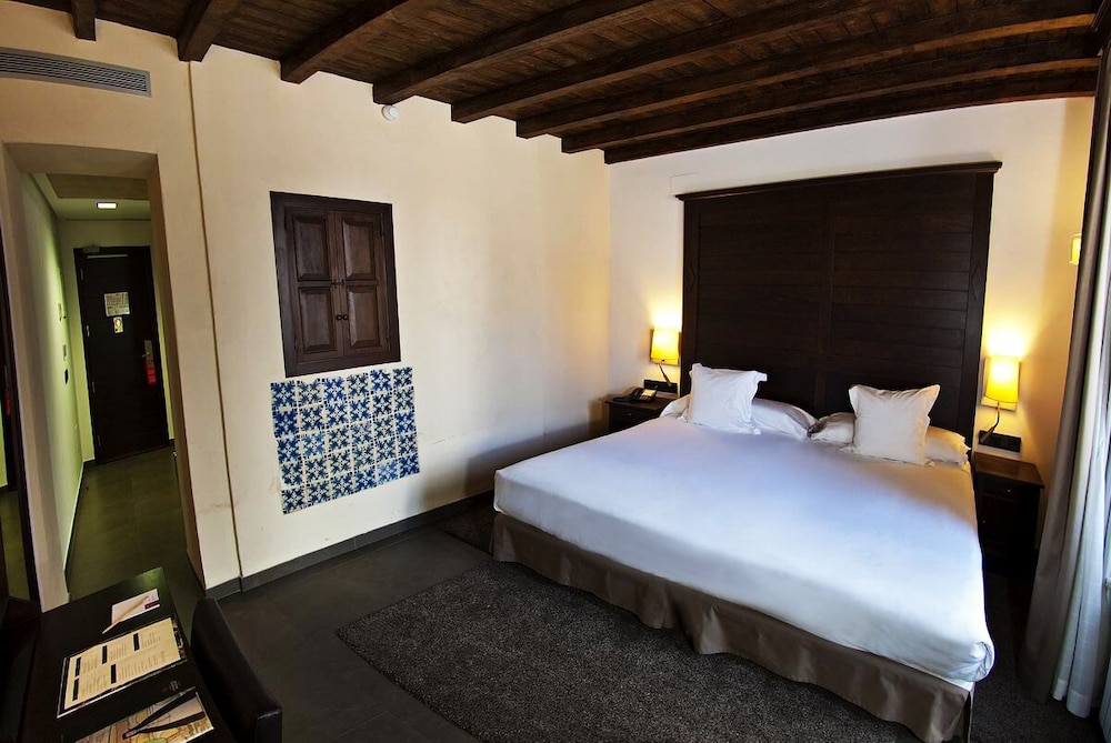 Habitación (Claustro) del hotel Convento Aracena and Spa