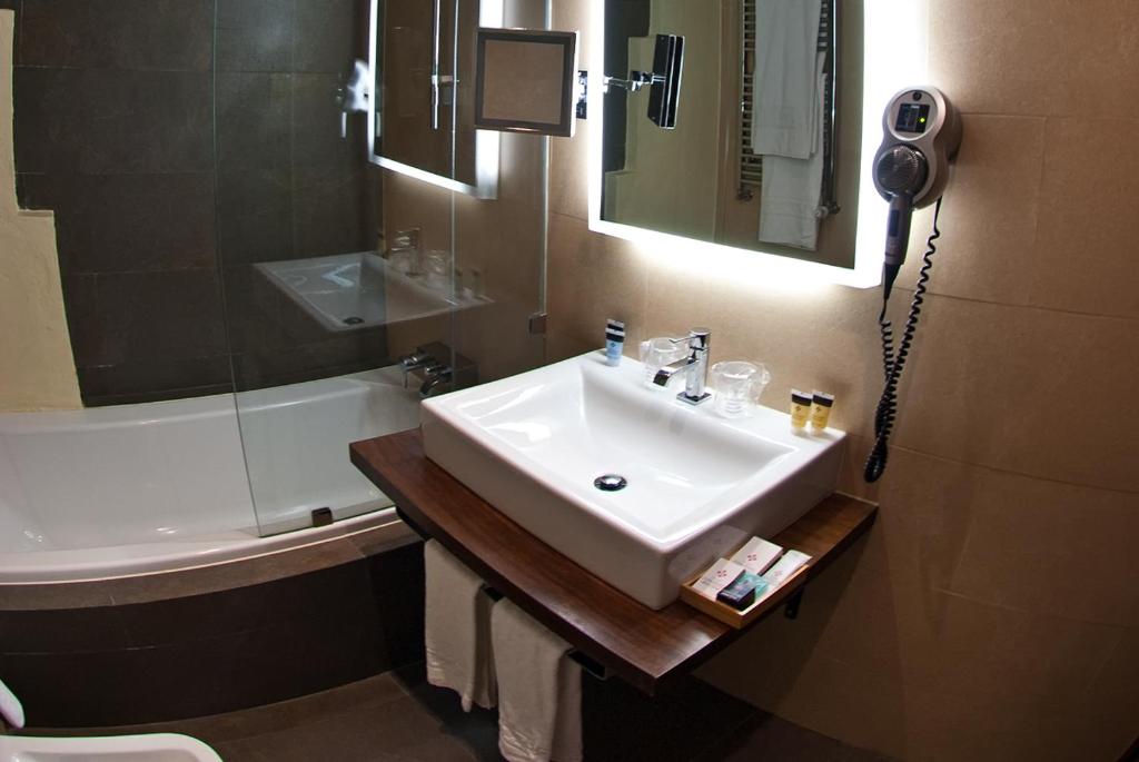 Habitación doble del hotel Convento Aracena and Spa. Foto 1