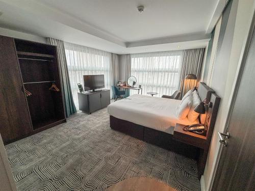 Habitación Doble Estándar - Adaptada para personas con discapacidad del hotel Holiday Inn London - Whitechapel. Foto 7