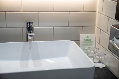 Habitación Estándar con cama doble e individual del hotel Holiday Inn London - Whitechapel