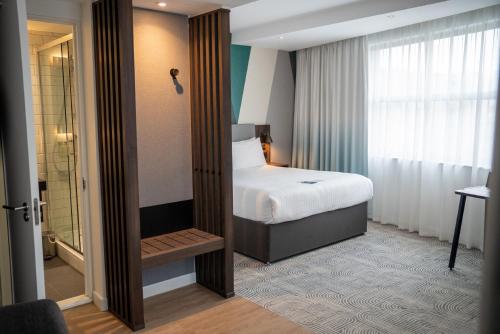 Habitación Doble Estándar del hotel Holiday Inn London - Whitechapel. Foto 3