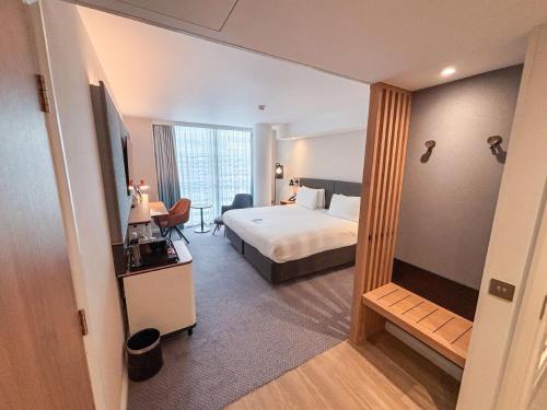 Habitación Premium con cama extragrande del hotel Holiday Inn London - Whitechapel. Foto 4