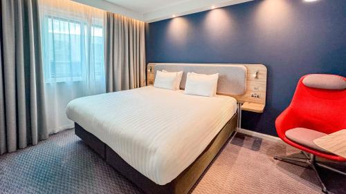 Habitación doble estándar con desayuno caliente gratuito del hotel Holiday Inn Express London - Stratford, An Ihg. Foto 8