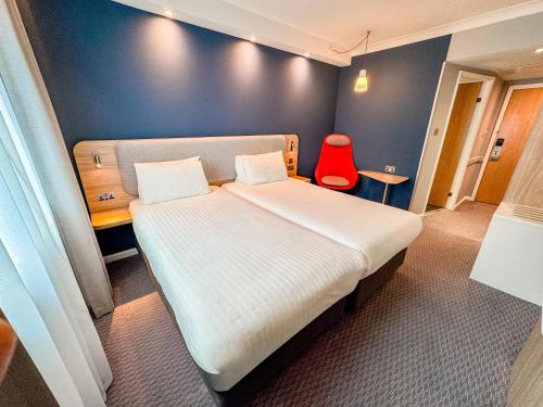 Habitación Doble Estándar - 2 camas del hotel Holiday Inn Express London - Stratford, An Ihg. Foto 3