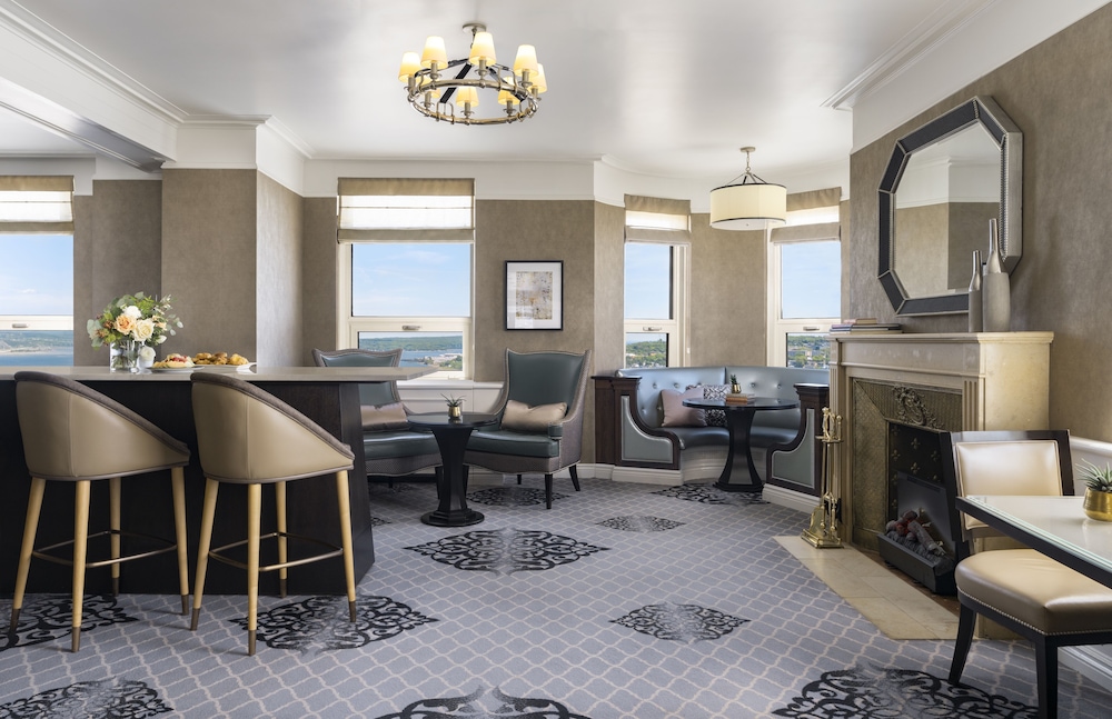 Fairmont Gold, Habitación Signature, 2 camas dobles del hotel Fairmont Le Chateau Frontenac. Foto 4