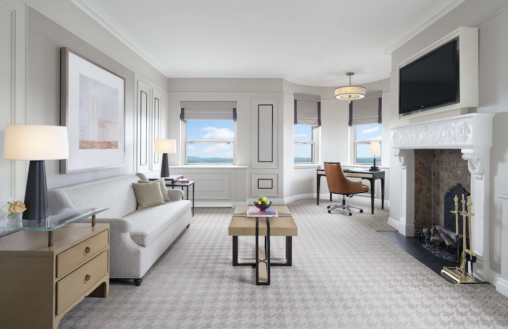 Fairmont Gold King, Suite Signature del hotel Fairmont Le Chateau Frontenac. Foto 1