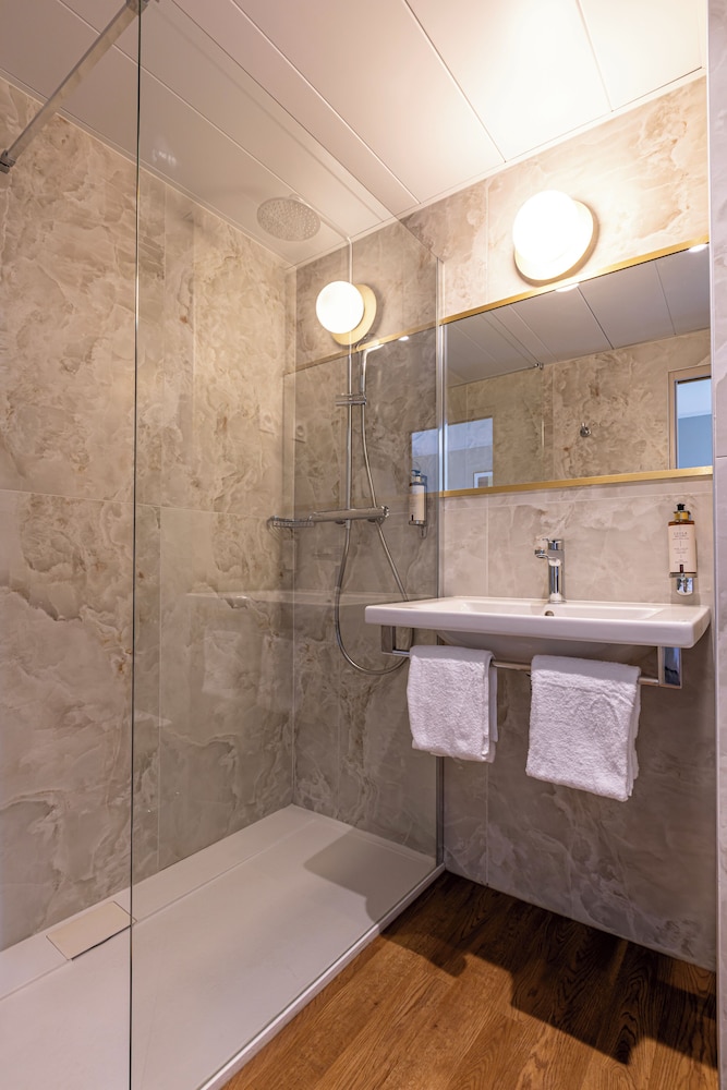 Habitación clásica con 2 camas individuales del hotel Best Western Montcalm. Foto 6