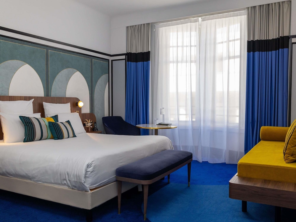 Habitación Familiar Superior - 1 cama doble y 1 sofá - cama individual - hasta 3 personas del hotel Plaza Biarritz Plage - Handwritten Collection. Foto 10