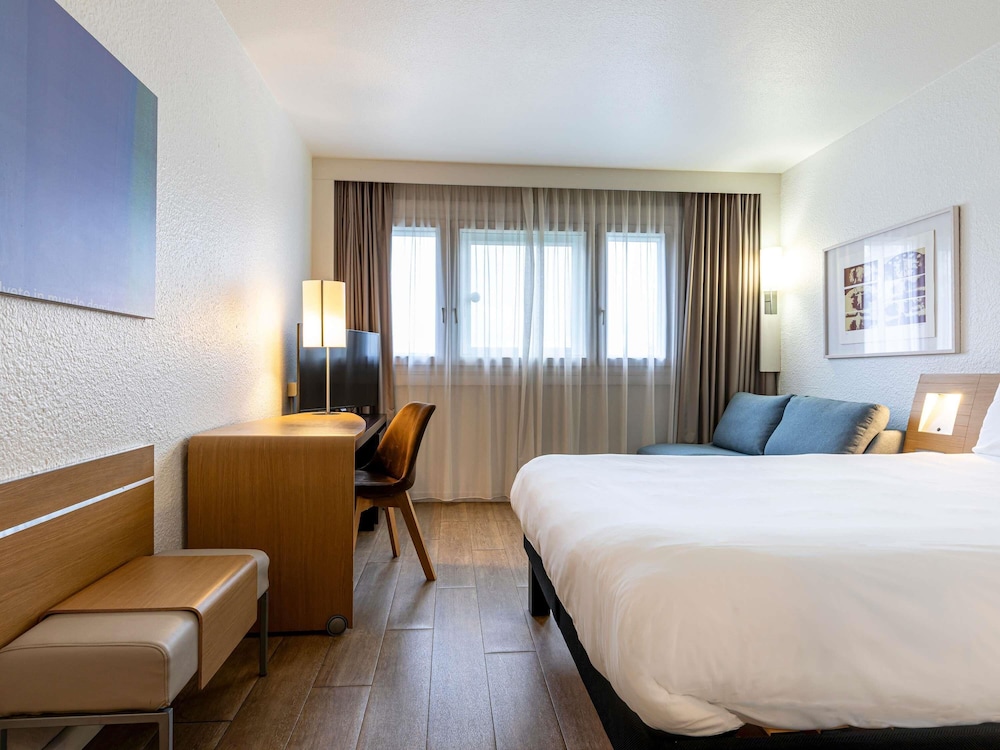 Estudio Superior con Cama Doble del hotel Mercure Paris Le Bourget. Foto 3