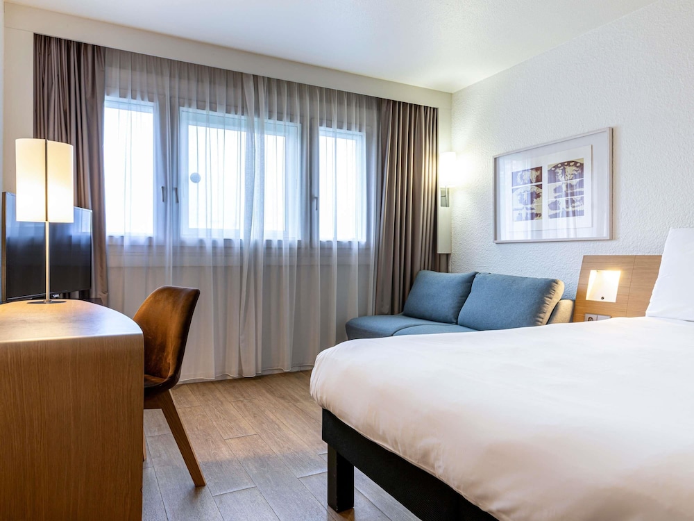 Estudio Superior con Cama Doble del hotel Mercure Paris Le Bourget. Foto 5