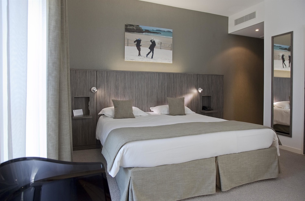 Habitación Superior con 1 cama doble del hotel Mercure Saint Malo Balmoral. Foto 2