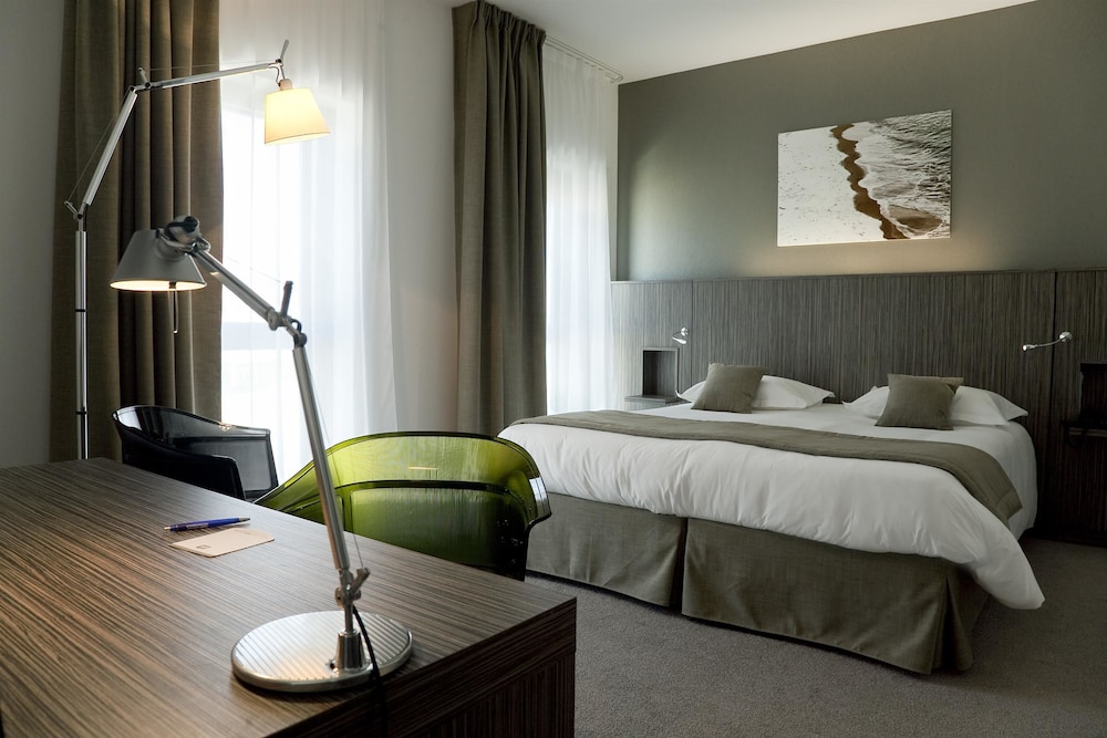 Habitación Superior con 1 cama doble del hotel Mercure Saint Malo Balmoral. Foto 5
