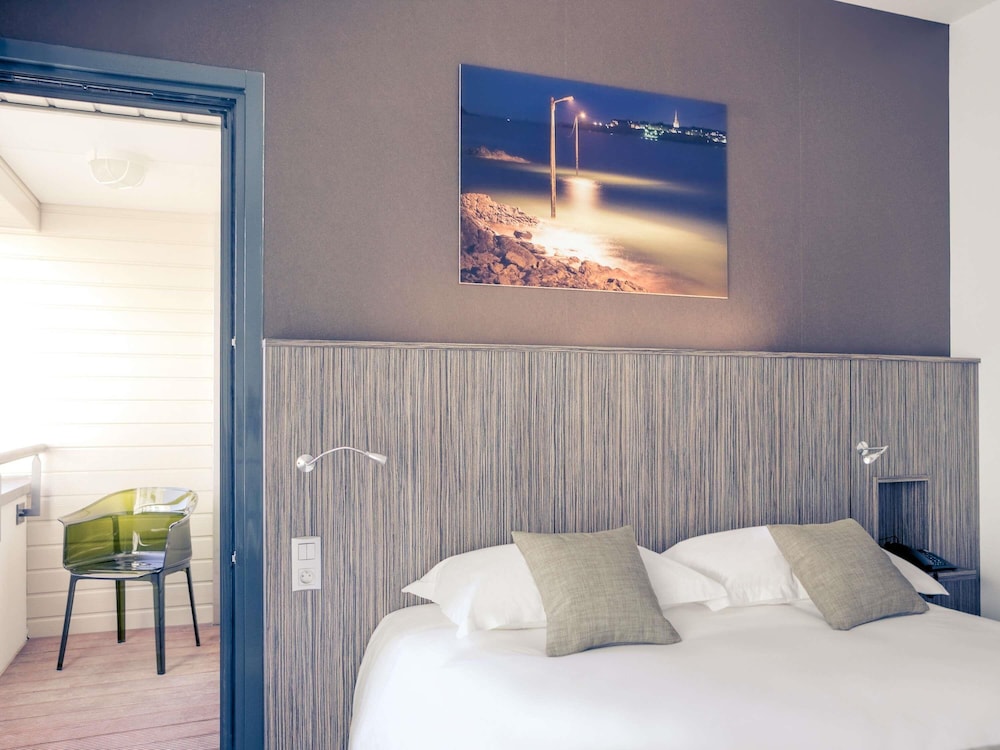 Habitación Privilege con balcón y 1 cama doble del hotel Mercure Saint Malo Balmoral. Foto 8