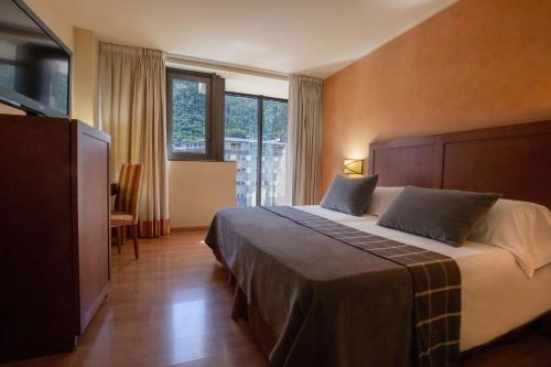 Habitación Doble con vistas a la ciudad del hotel Magic Andorra. Foto 4