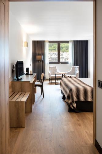 Habitación Doble con vistas a la montaña - 1 o 2 camas del hotel Acta Arthotel. Foto 6