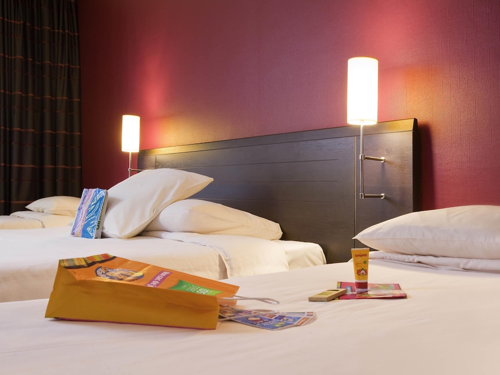 Suite familiar estándar con 1 cama doble y 1 sofá del hotel Ibis Styles Metz Centre Gare
