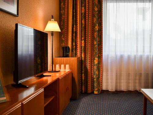 Habitación Superior con 1 cama doble y 1 cama individual del hotel Mercure Andorra. Foto 4