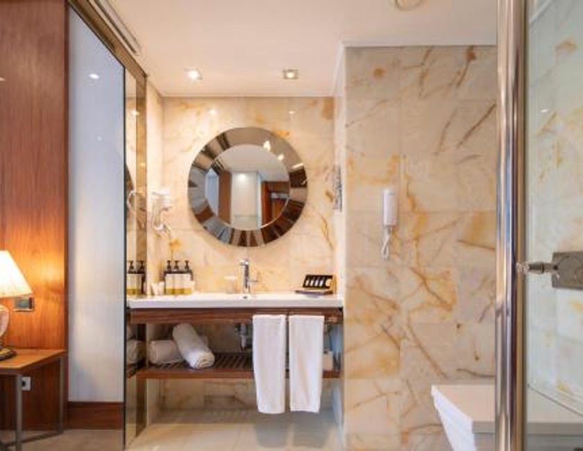 Habitación Doble Deluxe - 2 camas del hotel Sura Luxury Million and Spa. Foto 4