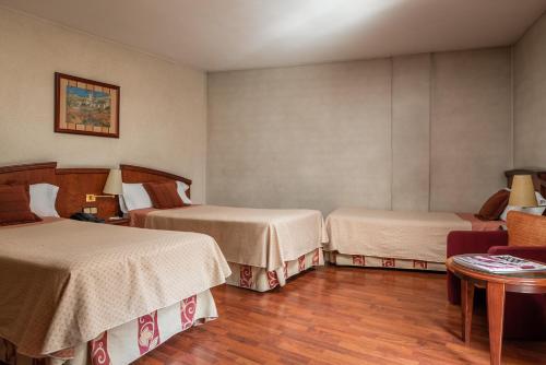 Habitación Triple del hotel Alegria President. Foto 6