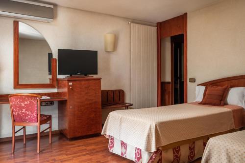 Habitación Triple del hotel Alegria President. Foto 7