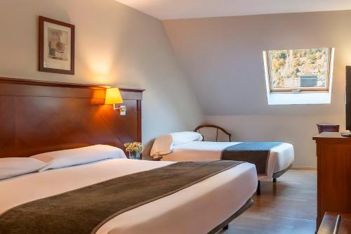Habitación Triple del hotel Hesperia Andorra