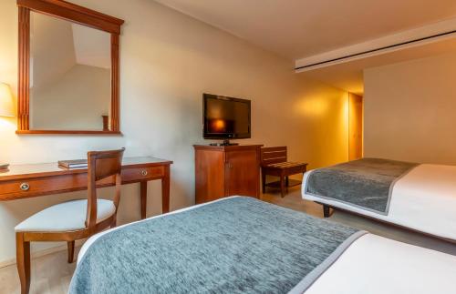 Habitación Triple del hotel Hesperia Andorra. Foto 1