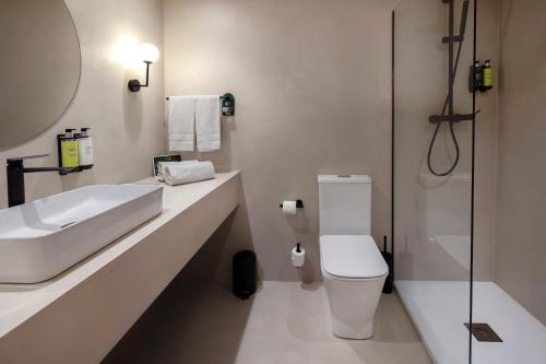 Habitación cuádruple del hotel Sercotel Delfos Andorra. Foto 4