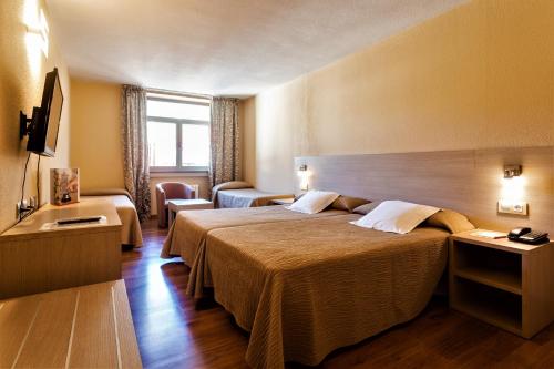 Habitación Cuádruple con acceso al spa del hotel Panorama and Spa. Foto 7