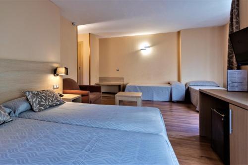 Habitación Cuádruple con acceso al spa del hotel Panorama and Spa. Foto 8