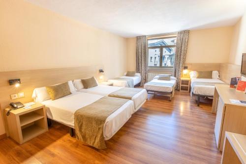 Habitación Quíntuple con acceso al spa del hotel Panorama and Spa. Foto 5