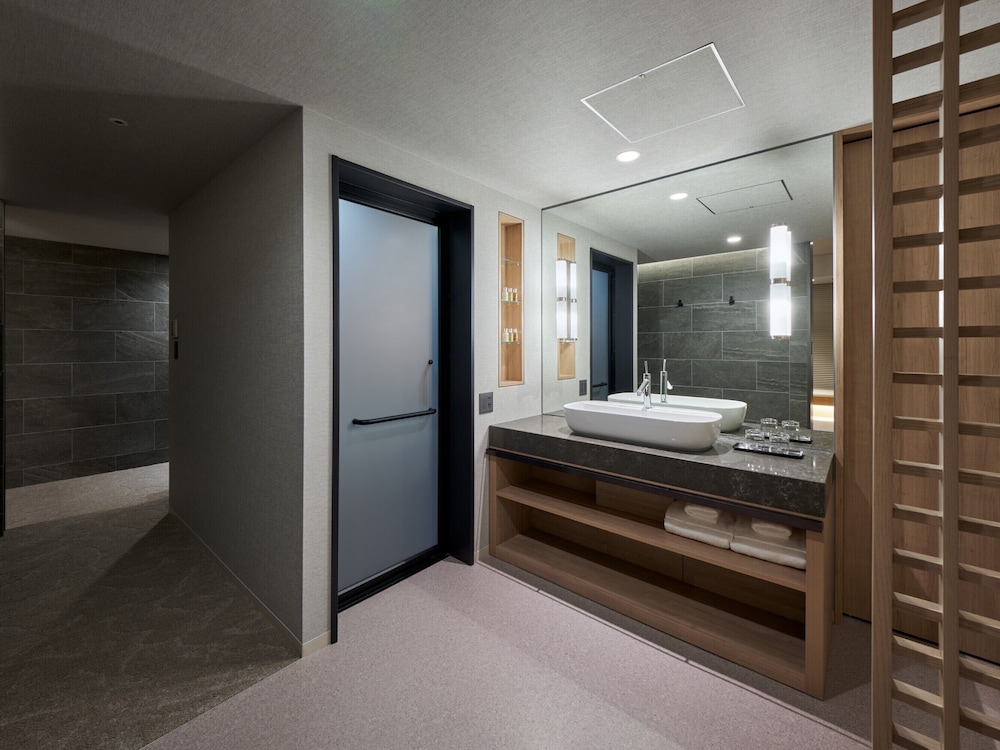 Habitación ejecutiva, no fumadores (King Room with Tatami Area) del hotel Villa Fontaine Grand Tokyo-Shiodome. Foto 4