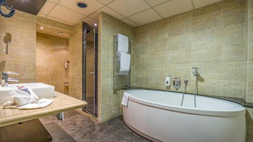 Habitación Doble Superior del hotel Roc Blanc and Spa. Foto 3