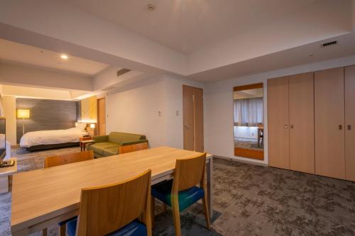 Suite de lujo con cama extragrande - No fumadores del hotel Kanazawa. Foto 5