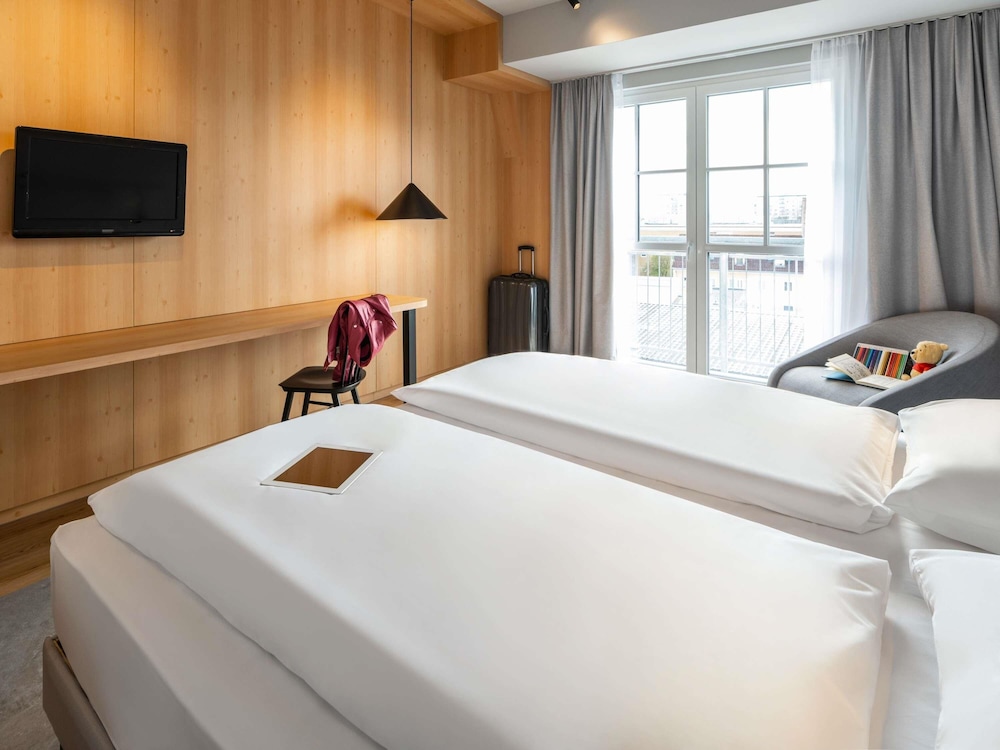 Habitación Superior con cama doble del hotel Ibis Styles Graz Messe. Foto 8