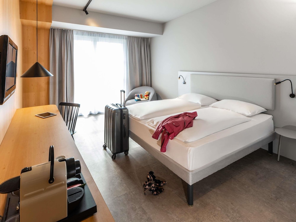 Habitación Superior con cama doble del hotel Ibis Styles Graz Messe. Foto 10
