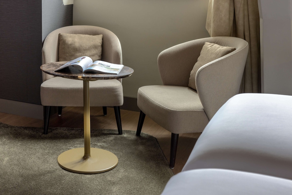Habitación familiar (2Adults + 2Children) del hotel NH Collection Salzburg City. Foto 6