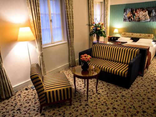 Habitación Privilege con cama extragrande del hotel Grand Mercure Biedermeier Wien. Foto 4