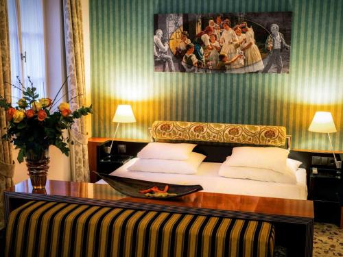 Habitación Privilege con cama extragrande del hotel Grand Mercure Biedermeier Wien. Foto 6