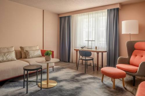 Suite Junior con cama extragrande y acceso al club lounge M del hotel Vienna Marriott. Foto 1