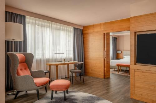 Suite Park de 1 dormitorio con cama extragrande y acceso al club lounge M del hotel Vienna Marriott. Foto 1